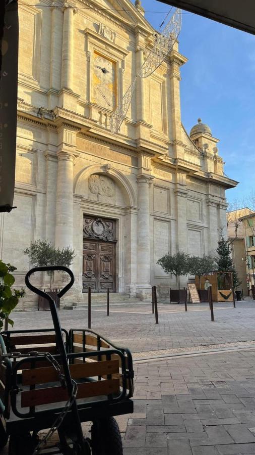 Un Coin De Luberon Lejlighed LʼIsle-sur-la-Sorgue Eksteriør billede